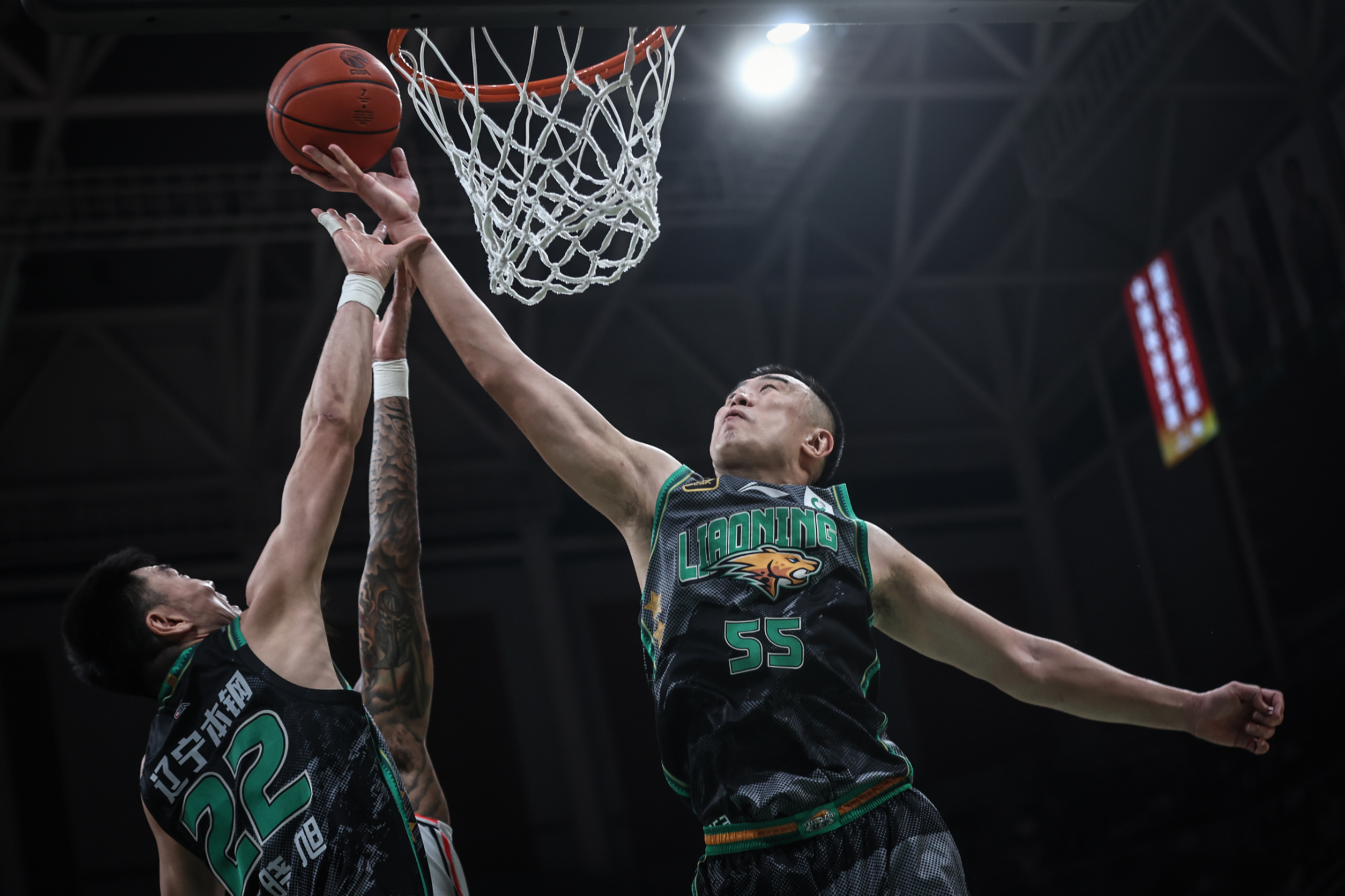 转折点！孟菲斯灰熊手感冰凉，NBA季后赛今晚攻防权衡，信心回归，资深球员宣示担当